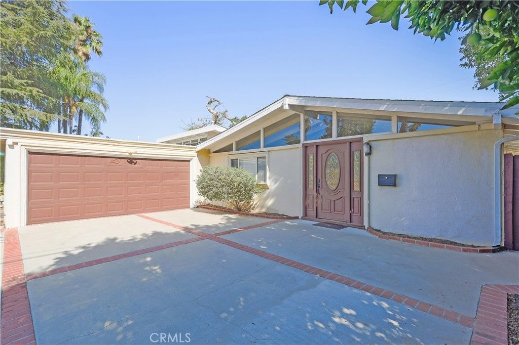 19841 Hamlin Street, Woodland Hills, CA 91367 — exterior