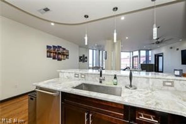 701 W Lakeside Avenue 608, Cleveland, OH 44113