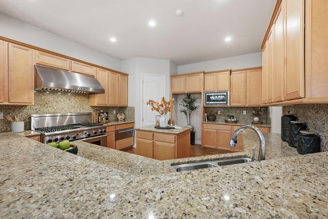 9320 Eagle Springs Pl, Roseville, CA 95747