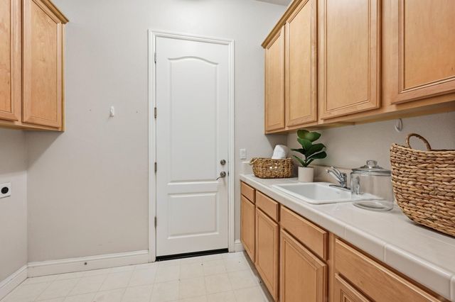 9320 Eagle Springs Pl, Roseville, CA 95747