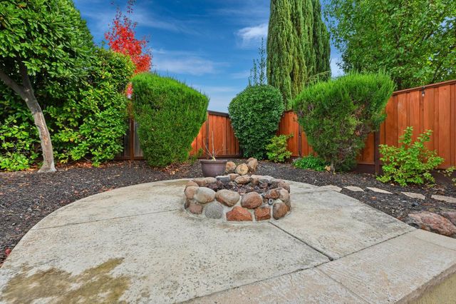 9320 Eagle Springs Pl, Roseville, CA 95747