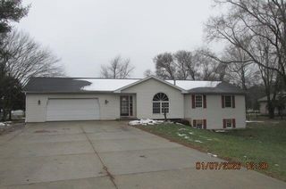 676 N 10th Street, Plainwell, MI 49080