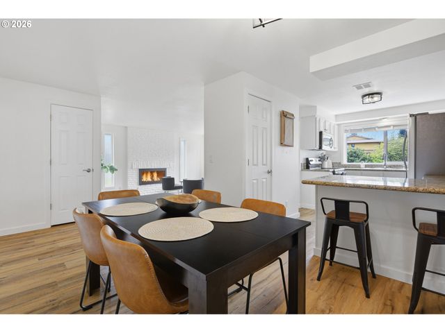 12311 BLUE RIDGE Dr, Oregon City, OR 97045