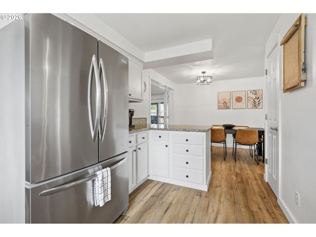 12311 BLUE RIDGE Dr, Oregon City, OR 97045