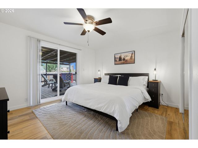 12311 BLUE RIDGE Dr, Oregon City, OR 97045