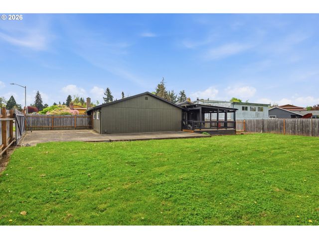 12311 BLUE RIDGE Dr, Oregon City, OR 97045