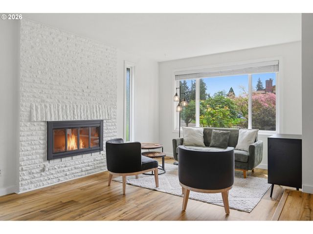 12311 BLUE RIDGE Dr, Oregon City, OR 97045