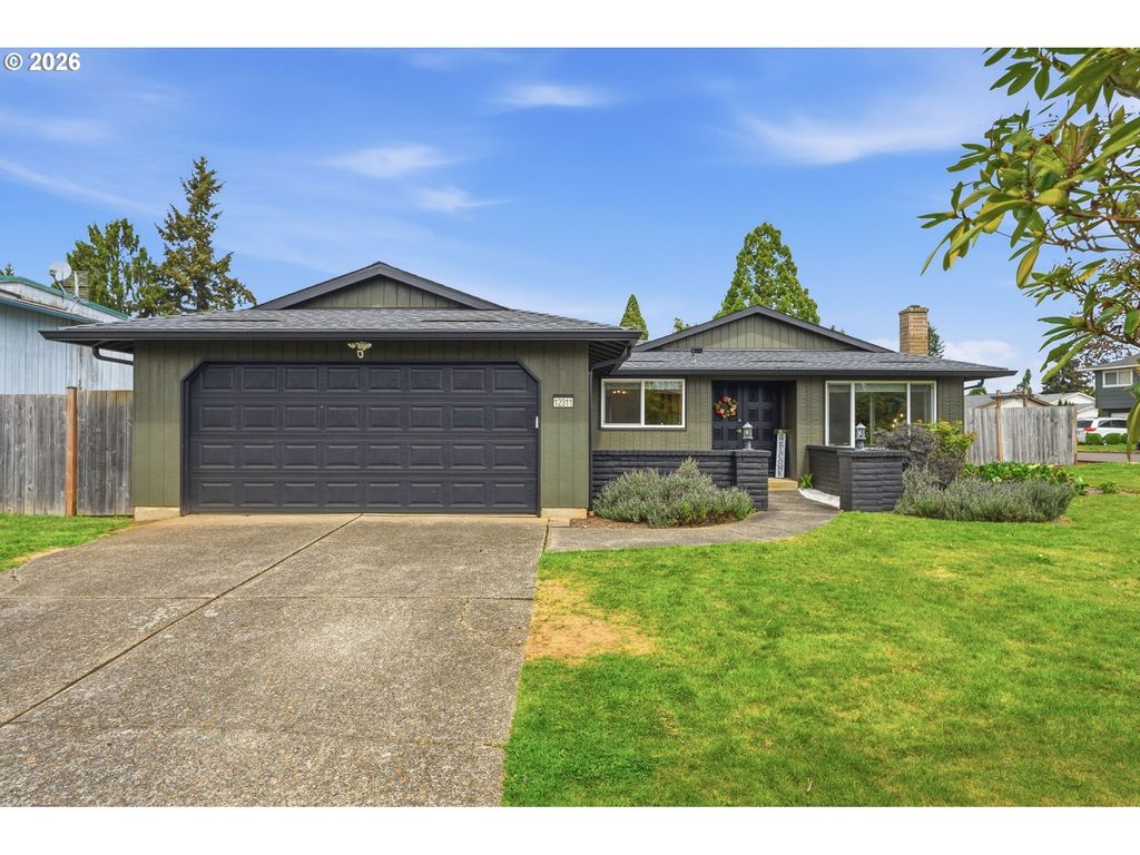 12311 BLUE RIDGE Dr, Oregon City, OR 97045