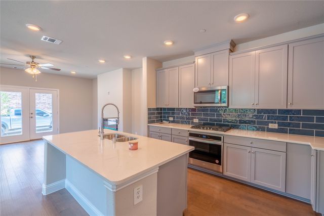 7800 Manilla Drive, Rowlett, TX 75088