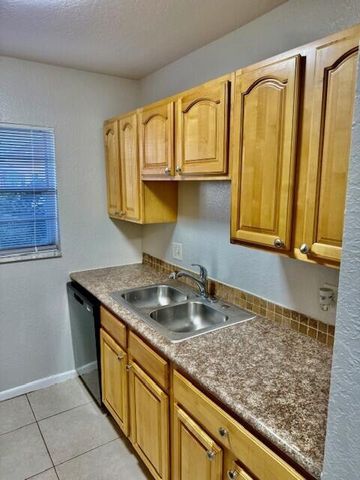 240 Croton Avenue 103, Lantana, FL 33462