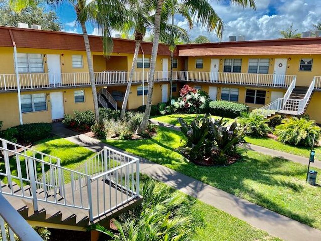 240 Croton Avenue 103, Lantana, FL 33462