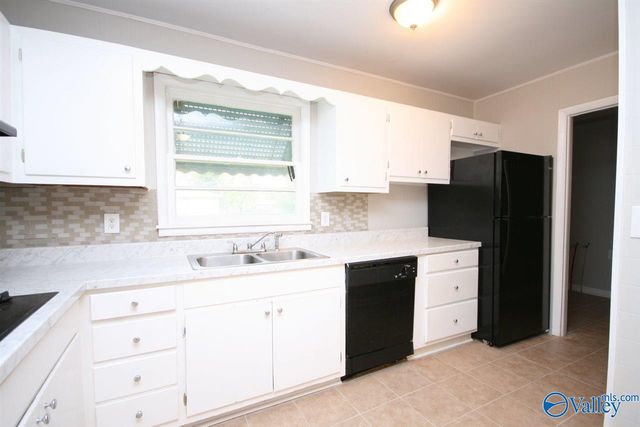 1607 Club View Drive, Huntsville, AL 35816