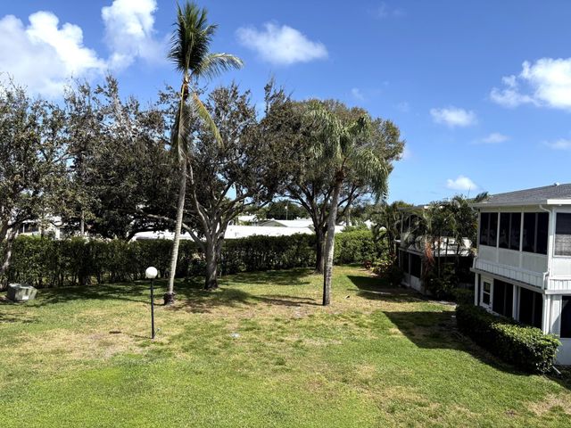 2825 SW 13th Street 204, Delray Beach, FL 33445