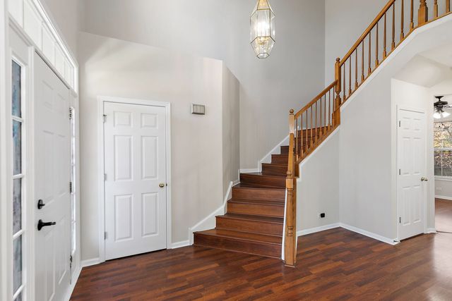 54 Meadows Drive, Gilberts, IL 60136