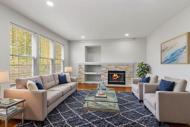 54 Meadows Drive, Gilberts, IL 60136