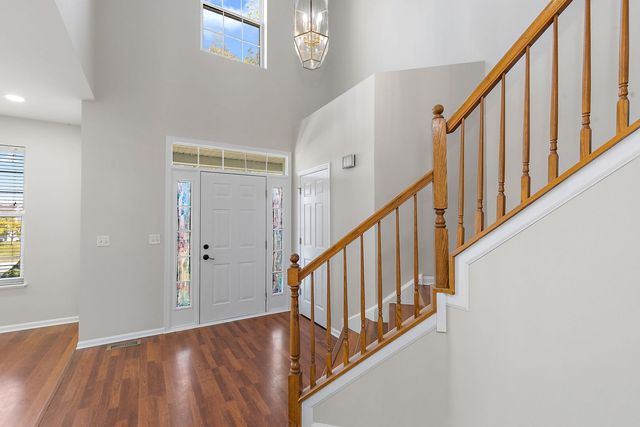 54 Meadows Drive, Gilberts, IL 60136