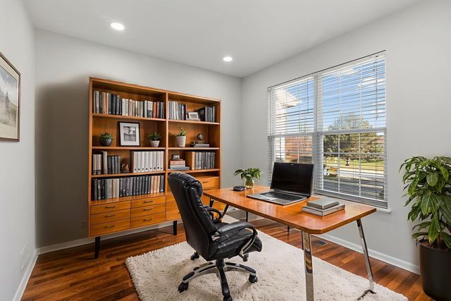 54 Meadows Drive, Gilberts, IL 60136