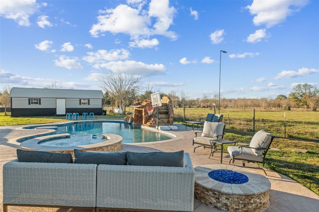 43910 Highway 290 Business, Prairie View, TX 77484
