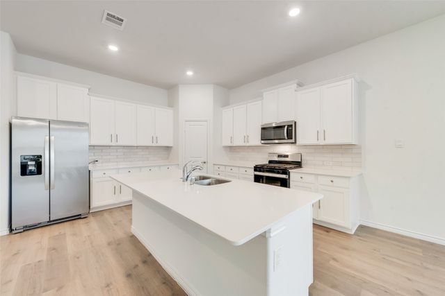 10620 Breezeway Drive, Aubrey, TX 76227