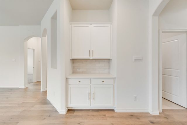 10620 Breezeway Drive, Aubrey, TX 76227