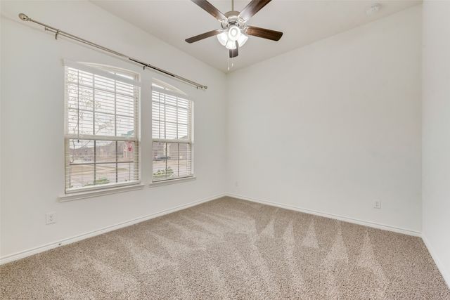 10620 Breezeway Drive, Aubrey, TX 76227