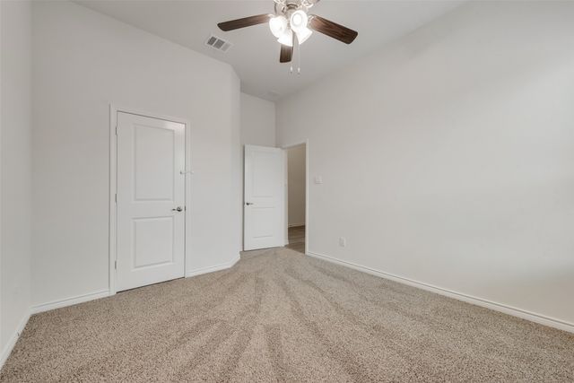 10620 Breezeway Drive, Aubrey, TX 76227