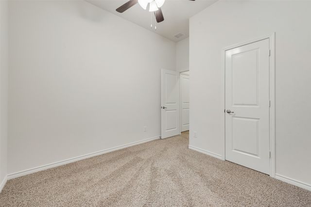 10620 Breezeway Drive, Aubrey, TX 76227