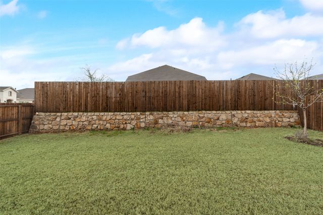 10620 Breezeway Drive, Aubrey, TX 76227