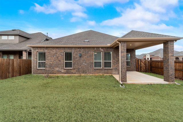 10620 Breezeway Drive, Aubrey, TX 76227