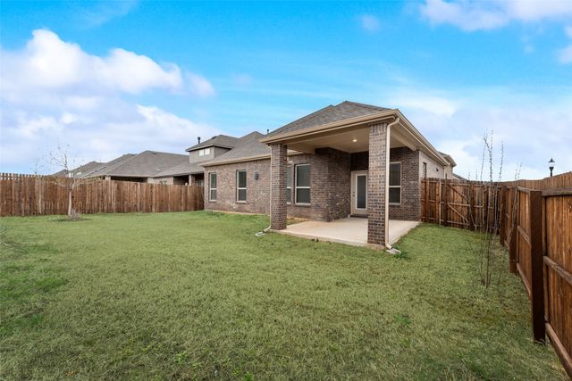 10620 Breezeway Drive, Aubrey, TX 76227