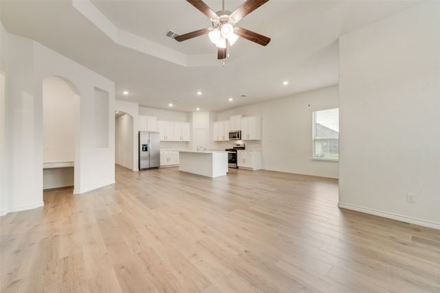 10620 Breezeway Drive, Aubrey, TX 76227