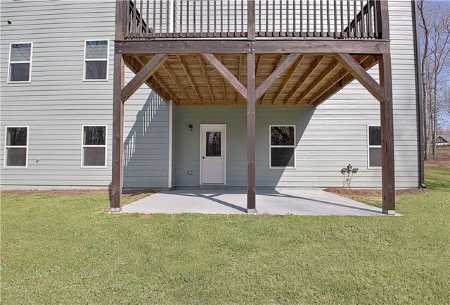 24 Deer Creek Court, Moreland, GA 30259