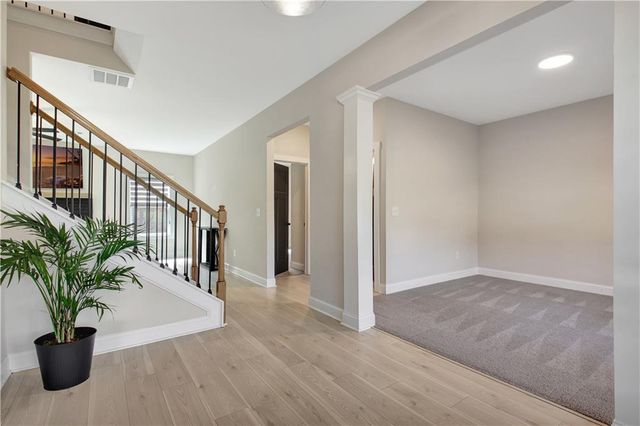 24 Deer Creek Court, Moreland, GA 30259