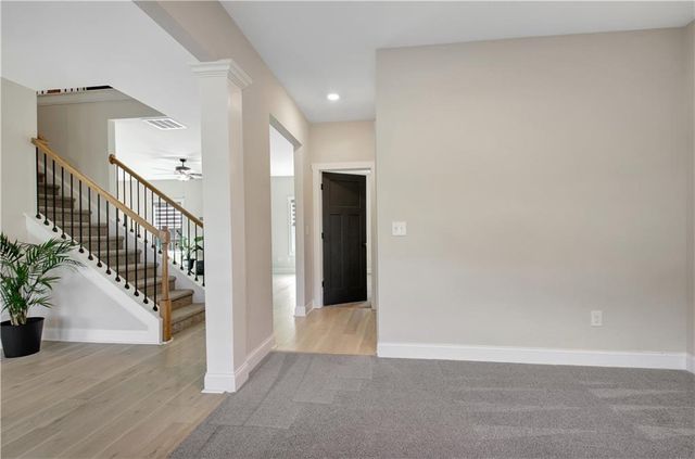 24 Deer Creek Court, Moreland, GA 30259
