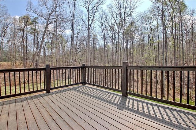 24 Deer Creek Court, Moreland, GA 30259