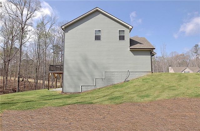 24 Deer Creek Court, Moreland, GA 30259