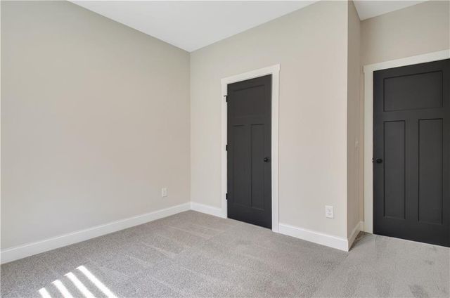 24 Deer Creek Court, Moreland, GA 30259