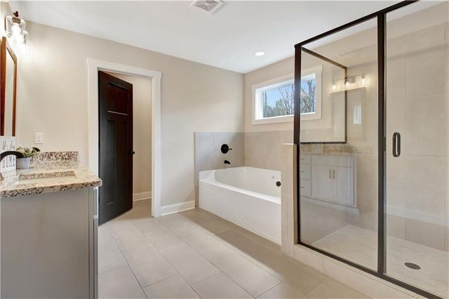 24 Deer Creek Court, Moreland, GA 30259