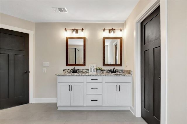24 Deer Creek Court, Moreland, GA 30259