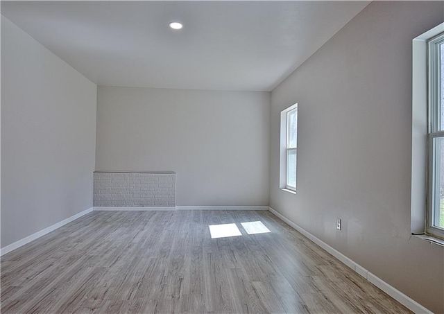 24 Deer Creek Court, Moreland, GA 30259