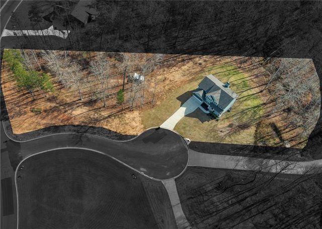 24 Deer Creek Court, Moreland, GA 30259