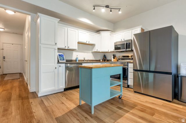 6687 S PINES POINT WAY, West Jordan, UT 84084