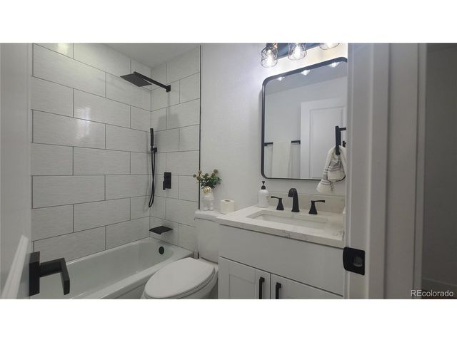 429 S Victor Way, Aurora, CO 80012