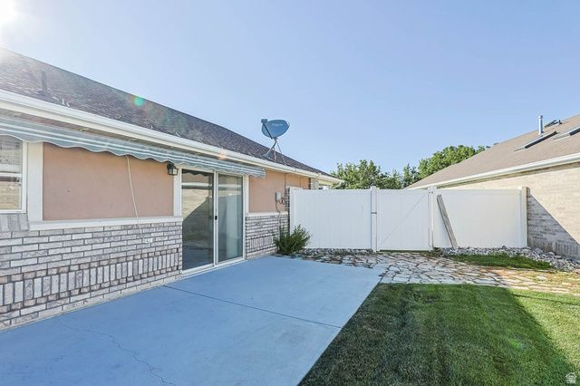 2474 N DORCHESTER AVE, Harrisville, UT 84414