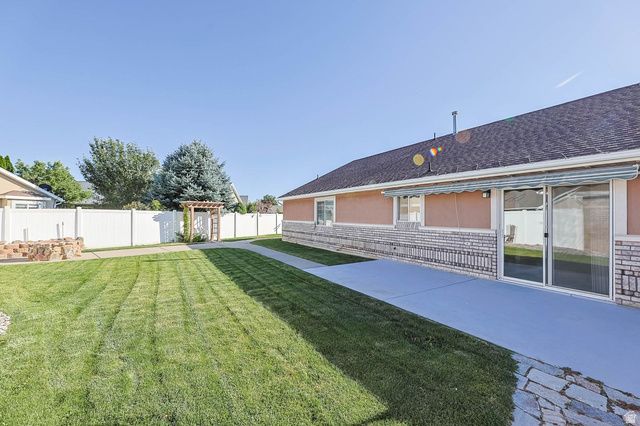 2474 N DORCHESTER AVE, Harrisville, UT 84414