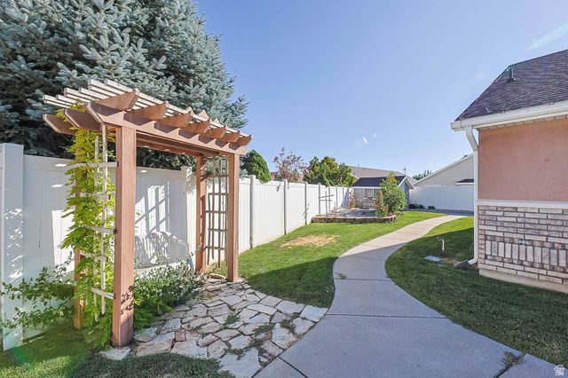 2474 N DORCHESTER AVE, Harrisville, UT 84414