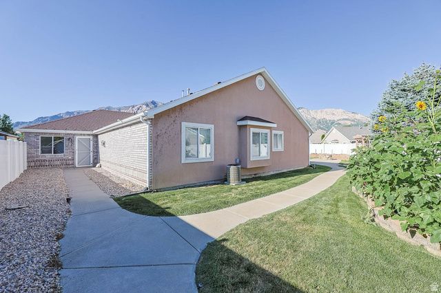 2474 N DORCHESTER AVE, Harrisville, UT 84414