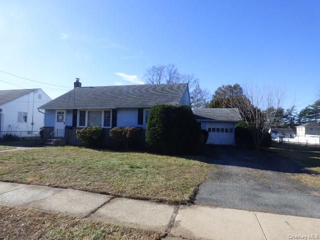 35 Gardner Avenue, Hicksville, NY 11801