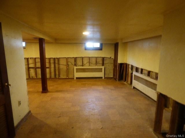 35 Gardner Avenue, Hicksville, NY 11801