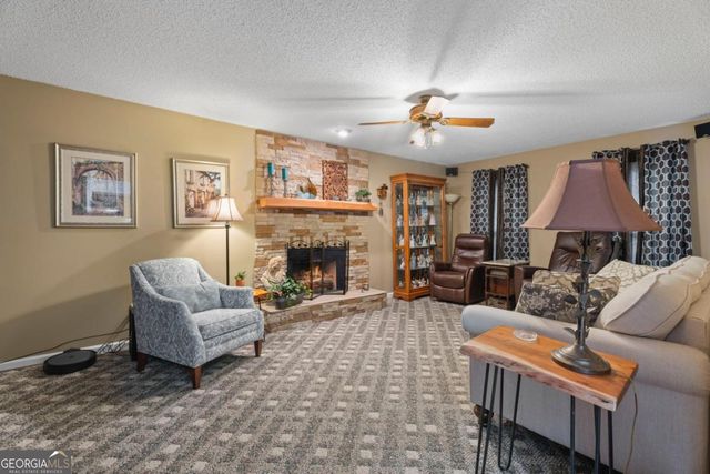 5200 Bedwood Way, Douglasville, GA 30135